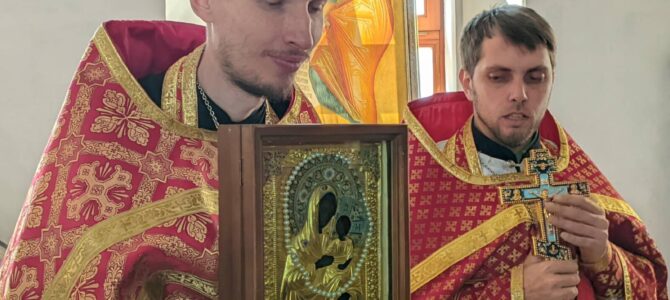 Пасхальное богослужение в Покровском кафедральном соборе г. Урюпинска