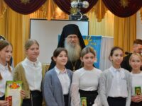 Епископ Урюпинский и Новоаннинский Елисей разделил пасхальную радость вместе с детьми фроловских образовательных учреждений