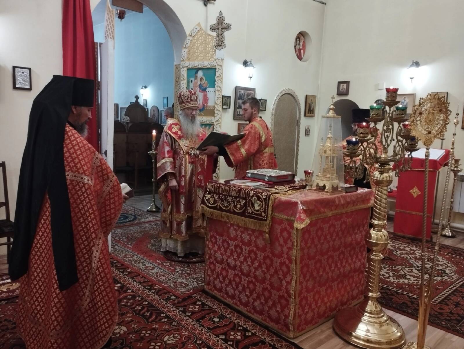 Всенощное бдение в Свято-Троицком Каменнобродском Белогорском мужском монастыре с. Каменный Брод, Ольховского района.