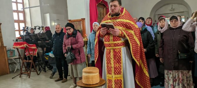 Божественная литургия Пасхальным чином в Покровском кафедральном соборе г. Урюпинска