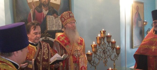 Епископ Елисей совершил Пасхальную Великую Вечерню на территории ФКУ ЛИУ-23 УФСИН России по Волгоградской области в г. Урюпинске Епископ Елисей совершил Пасхальную Великую Вечерню на территории ФКУ ЛИУ-23 УФСИН России по Волгоградской области в г. Урюпинске