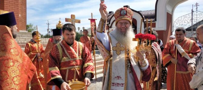 Божественная литургия в Соборном храме святителя Феофана Затворника еп. Вышенского г. Новоаннинский.им Божественная литургия в Соборном храме святителя Феофана Затворника еп. Вышенского г. Новоаннинский.им
