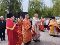 Божественная литургия в храме прп. Серафима Саровского в рп. Новониколаевский.