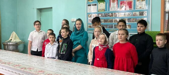 В Воскресной школе храма преподобного Сергия Радонежского прошёл небольшой Пасхальный концерт.