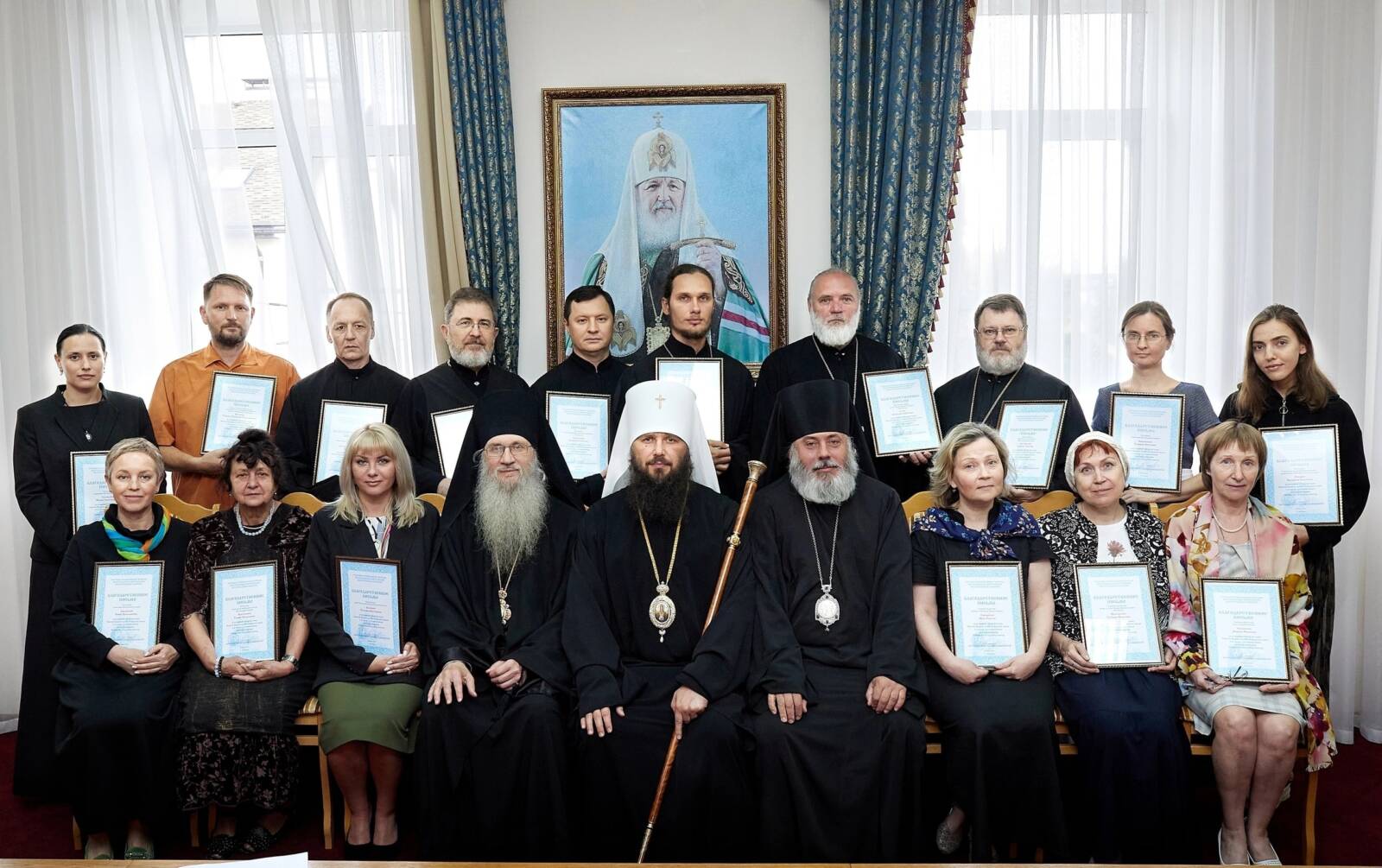 «Аξιος !» — возносилось сегодня в епархиальном управлении по числу награждаемых архиерейскими наградами.