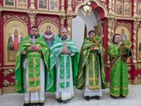 В день памяти Прав. Иоанна Кронштадтского, в Покровском кафедральном соборе была совершена праздничная Божественная литургия.