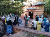 Молебное пение с чтением акафиста Урюпинской иконе Божией Матери.