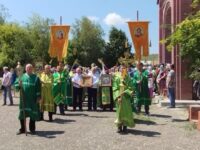 Божественная литургия в Свято-Троицком Каменно-Бродском Белогорском мужском монастыре.