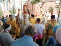 Божественная литургия в храме Богоявления Господня в ст. Островской, Даниловского района