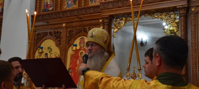 Божественная литургия в храме Рождества Христова в г. Урюпинске.