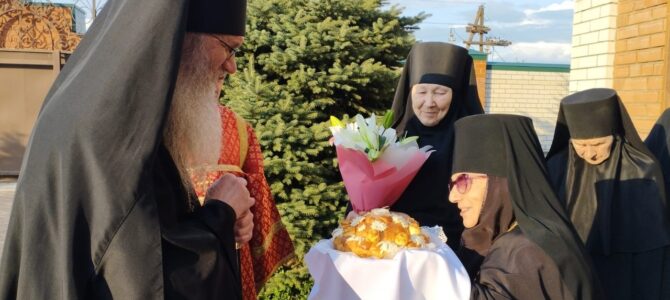 Всенощное бдение в Гусевском женском монастыре в честь Ахтырской иконы Божией Материи с. Гусевка, Ольховского района. Всенощное бдение в Гусевском женском монастыре в честь Ахтырской иконы Божией Материи с. Гусевка, Ольховского района.