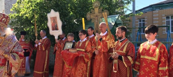 В четверг светлой седмицы епископ Елисей совершил Божественную литургию в храме прп. Сергия игумена Радонежского в г. Урюпинске