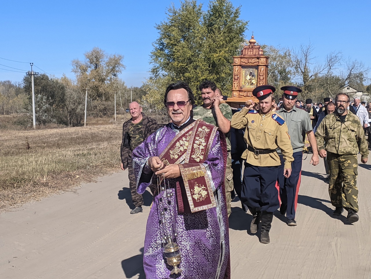 В г. Урюпинске состоялся ежегодный крестный ход вокруг города с Урюпинской иконой Божией Матери