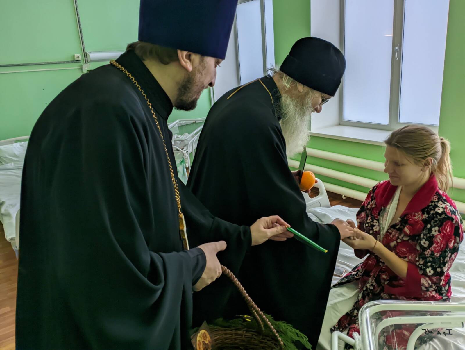 В день празднования епископ Елисей посетил Урюпинский Роддом.