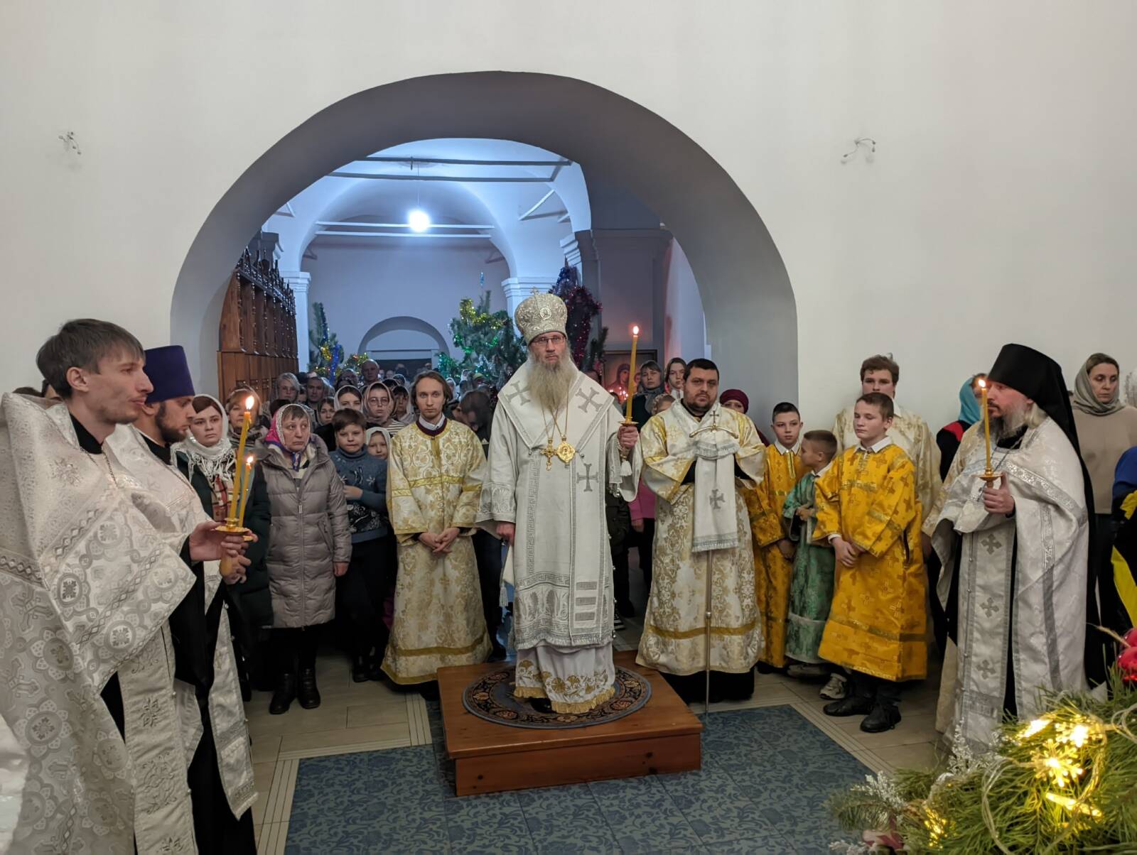 ЕПИСКОП ЕЛИСЕЙ СОВЕРШИЛ ВСЕНОЩНОЕ БДЕНИЕ НАКАНУНЕ ПРАЗДНИКА РОЖДЕСТВА ХРИСТОВА