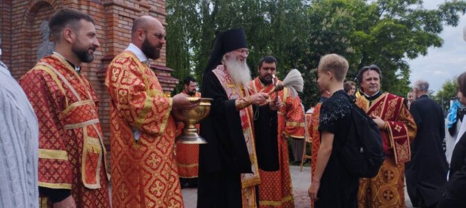 Школьники и преподаватели испросили Божьего благословения перед сдачей итоговых экзаменов Школьники и преподаватели испросили Божьего благословения перед сдачей итоговых экзаменов