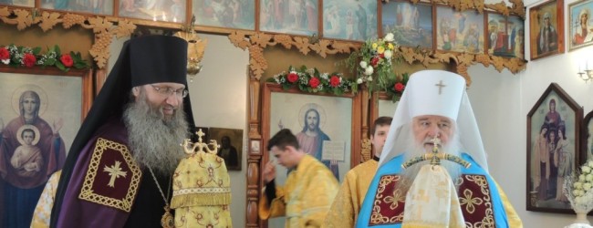 Божественная Литургия в храме Всех Святых в Земли Российской просиявших в г. Волгограде.