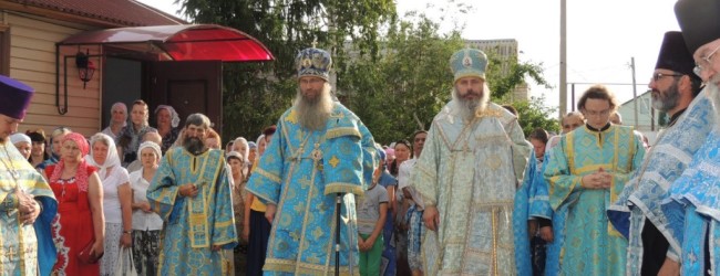 Праздник в честь Явления Урюпинской иконы Божией Матери.