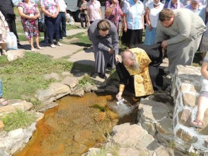 Фотогалерея "Водосвятный молебен на святом источнике св. прор. Илии"