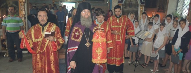 Божественная литургия в Покровском кафедральном соборе.
