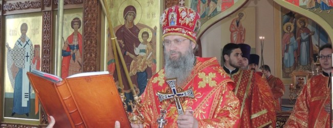 Божественная литургия в храме Богоявления Господня.