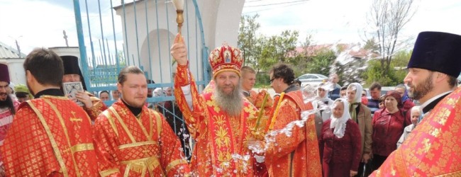 Божественная литургия в храме святителя Николая архиепископа Мир Ликийских чуд.