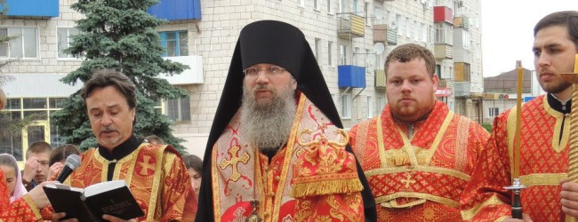 Молебен перед началом выпускных экзаменов для выпускников СОШ и ВуЗов.