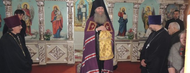 Праздничная Божественная Литургия в храме Трех Святителей в с.Ольховка.