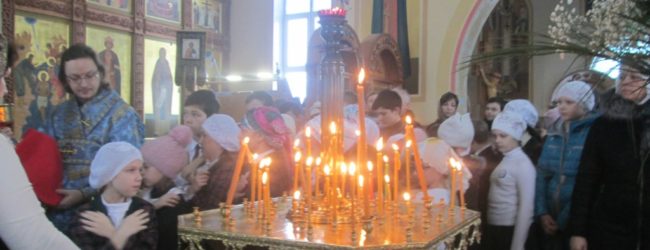 Детская Божественная литургия в честь праздника Сретения Господня в Богоявленском храме г.Фролово.