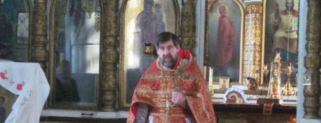 Божественная литургия в Еланском храме Сошествия Святого Духа.