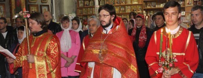 Праздничное пасхальное богослужение в Храме Святаго Духа Утешителя, города Жирновск.
