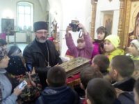 Школьники четвертых и пятых классов Салтынской школы посетили Сретенскую церковь в станице Михайловской.