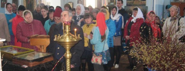 Всенощное бдение и Божественная литургия в храме Богоявления Господня ст. Островской.
