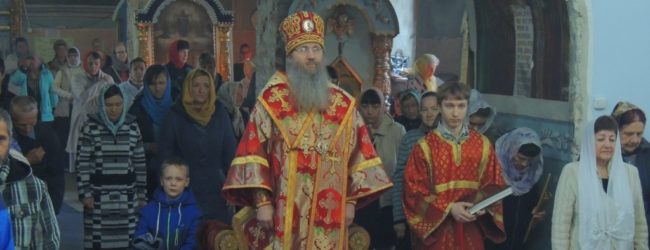 Божественная литургия в Покровском кафедральном соборе г. Урюпинска.