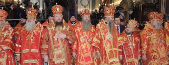 Епископ Урюпинский и Новоаннинский Елисей принял участие в Божественной литургии в Храме Христа Спасителя города Москвы.