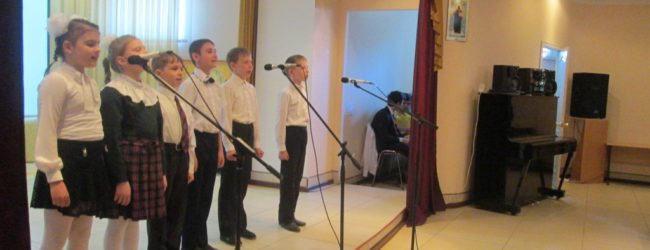 Муниципальный хоровой собор «Пасху радостно встречаем!» на приходе Богоявленского храма города Фролово.