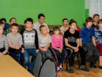 Большой круг помощи маленьким.