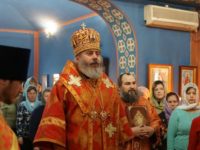 Божественная литургия в храме Святых новомучеников в г. Волжском.