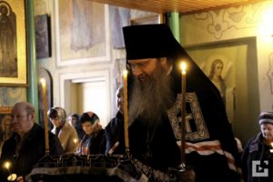 Великое повечерие с чтением канона Андрея Критского.