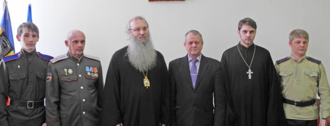 Подписание соглашения о взаимодействии между Урюпинской автошколой ДОСААФ и приходом Покровского кафедрального собора.