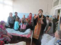 Праздничное Пасхальное богослужение в Еланском храме Сошествия Святого Духа