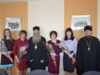 Владыко Елисей поздравил работниц городской администрации с православным женским днем