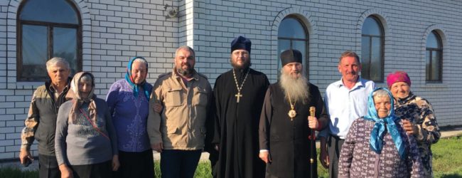 Епископ Елисей посетил приходы Серафимовичского благочиния в Кумылженском районе.