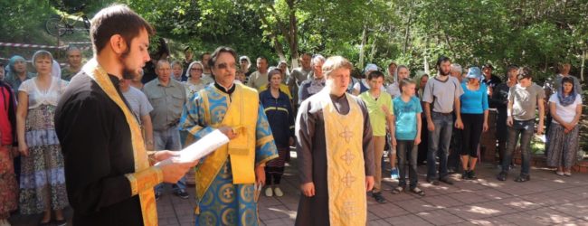 Молебен перед чудотворным образом на месте явления Урюпинской иконы Божией Матери.