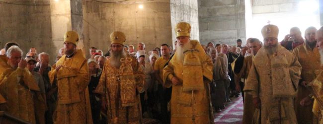 Божественная литургия в День памяти святого благоверного князя Александра Невского.