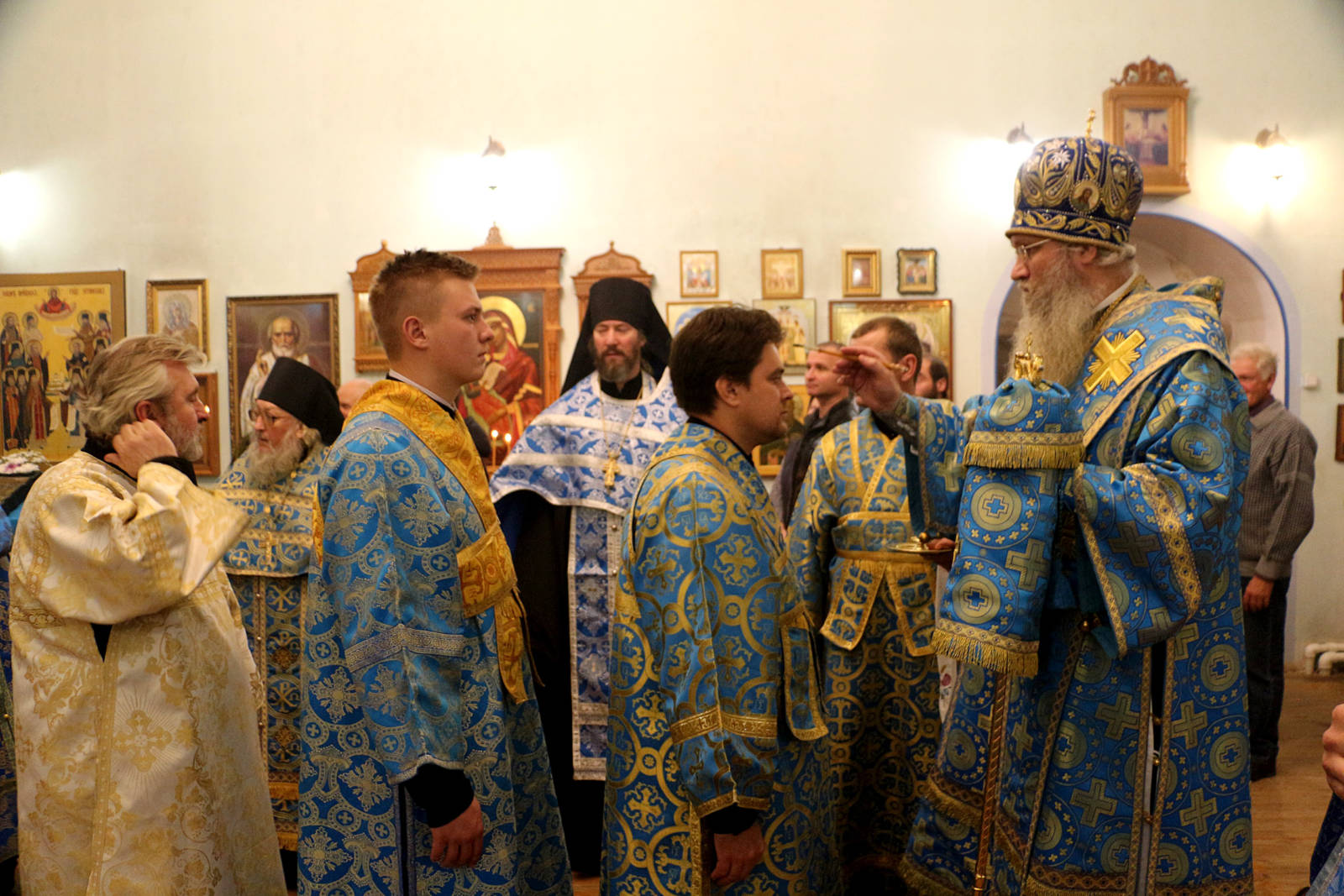 В канун празднования иконы Божией Матери «Всех скорбящих Радость»