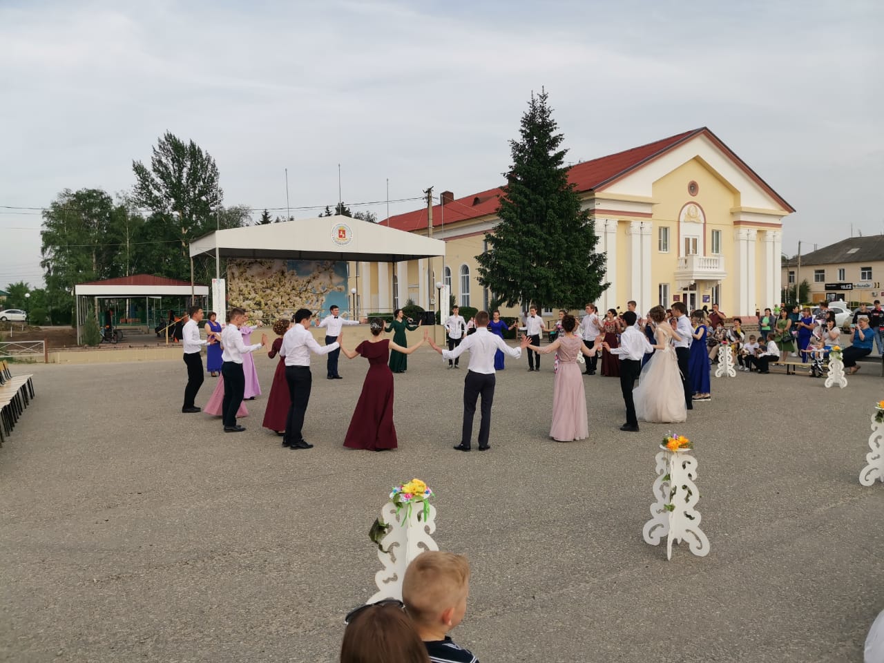 Воскресенский бал в Кумылженской