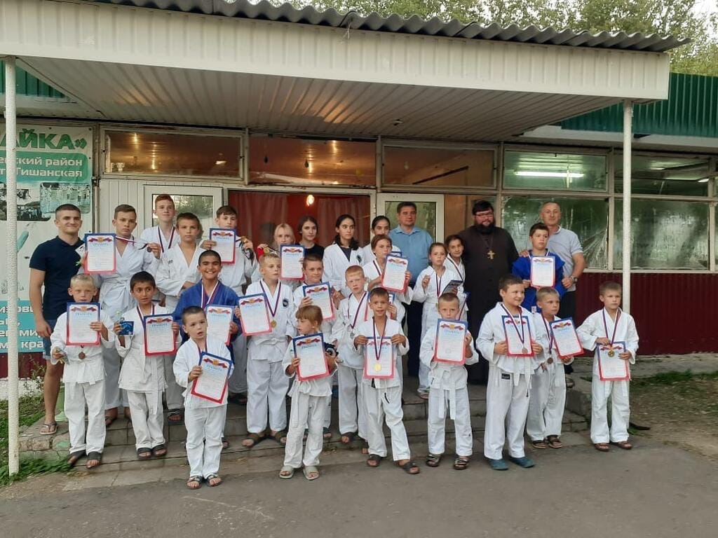 Первый спортивный турнир клуба «Возрождение»