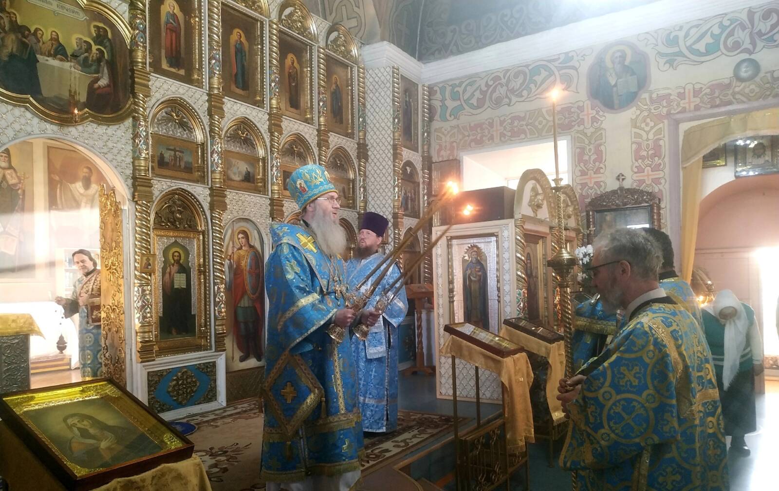 Божественная литургия в храме свт. Митрофана еп. Воронежского с. Себрово.