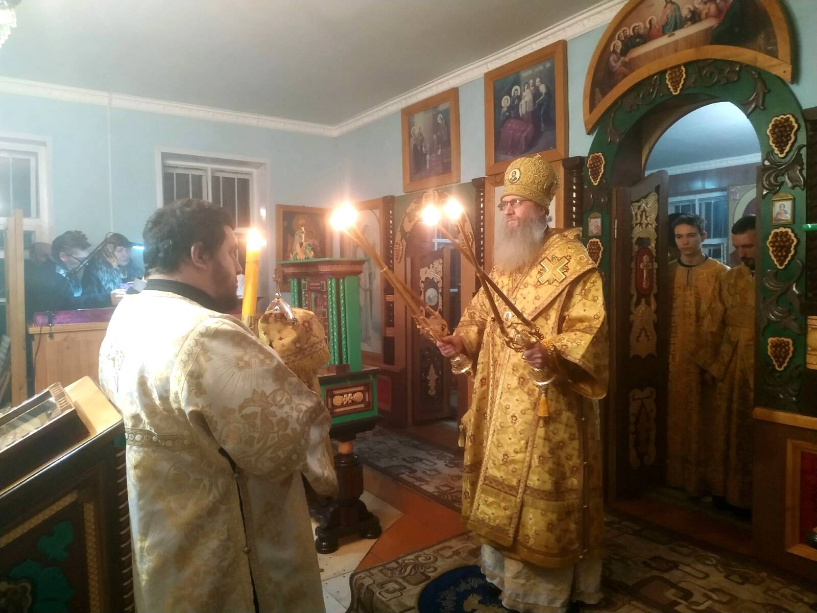 Всенощное бдение в храме Архангела Михаила х. Петровский Урюпинского р-на.